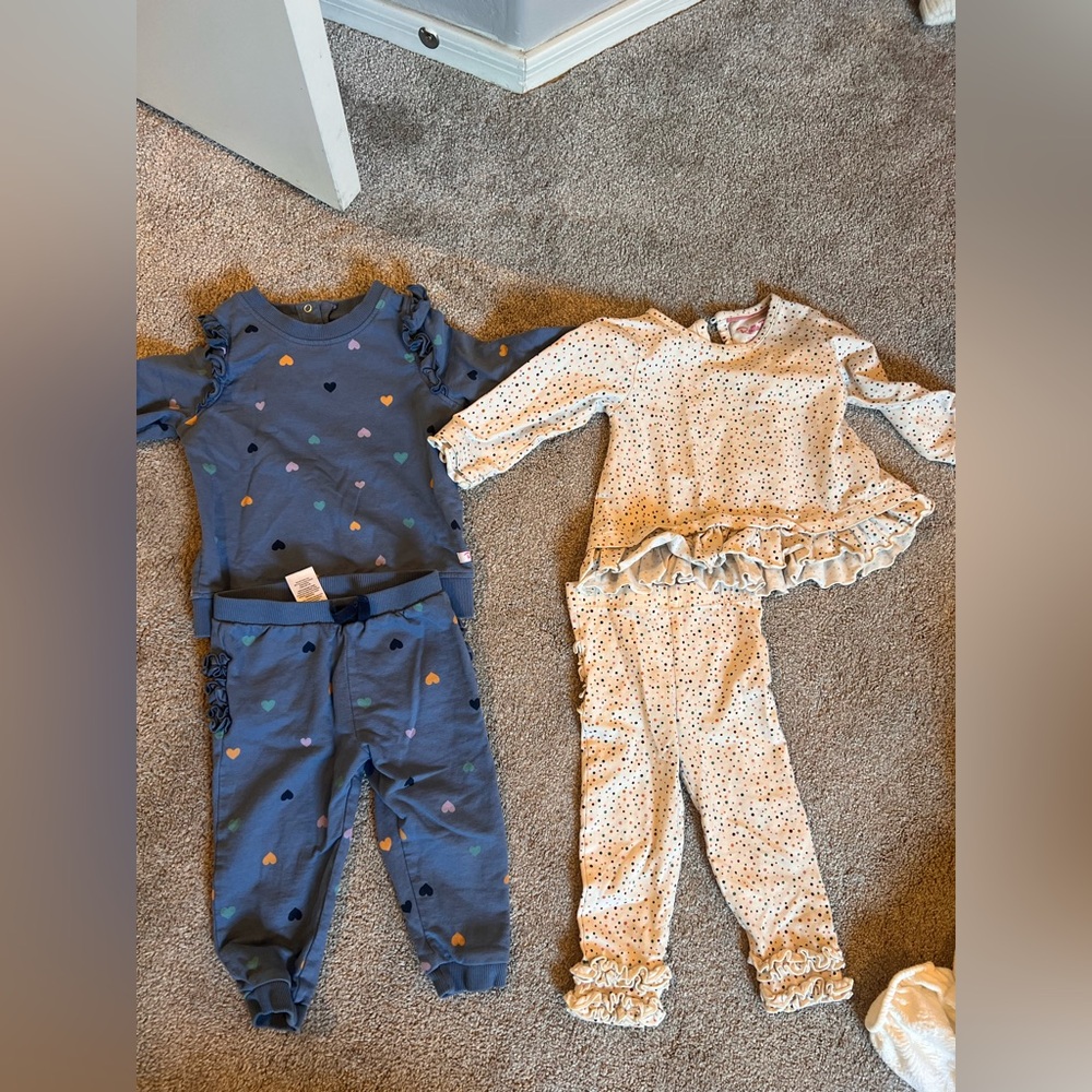 Ruffle butts bundle --- Cute winter fall outfits for baby12-24  worn only once